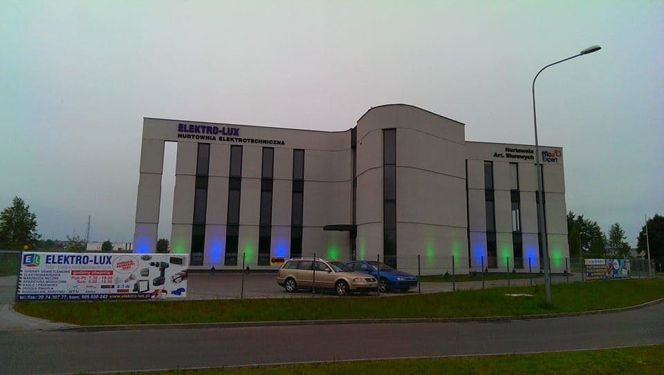 Front budynku hurtowni ELEKTRO-LUX
